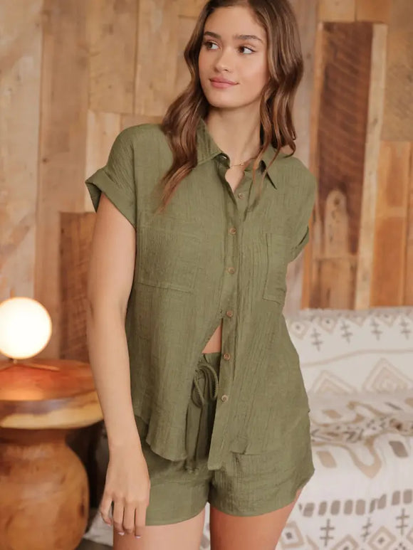 Collared Crinkled Cuff Sleeve Button Down Shirt